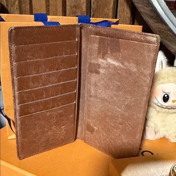 Louis Vuitton Monogram vertical bifold wallet - Picture 5 of 9